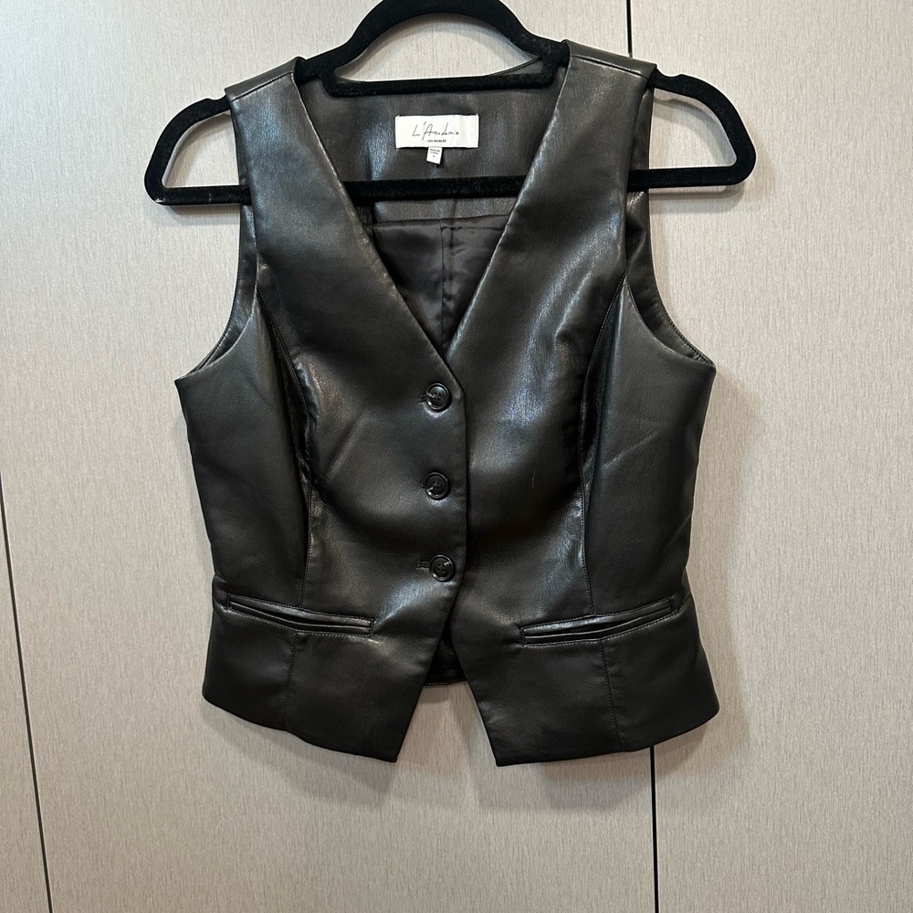 L’ACADEMIE leather vest in black